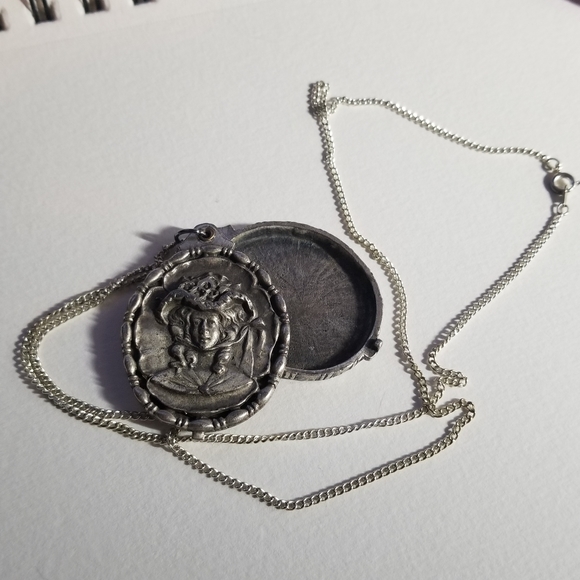 relisted -Vintage slide locket necklace Victorian lady silver tone - Picture 12 of 17